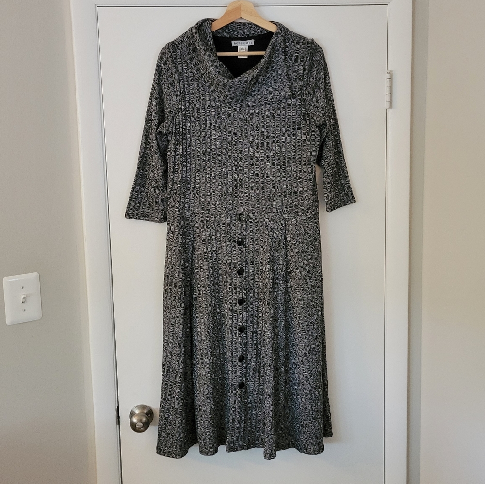 Robbie Bee asymmetrical collar gray button A-line sweater dress, size medium